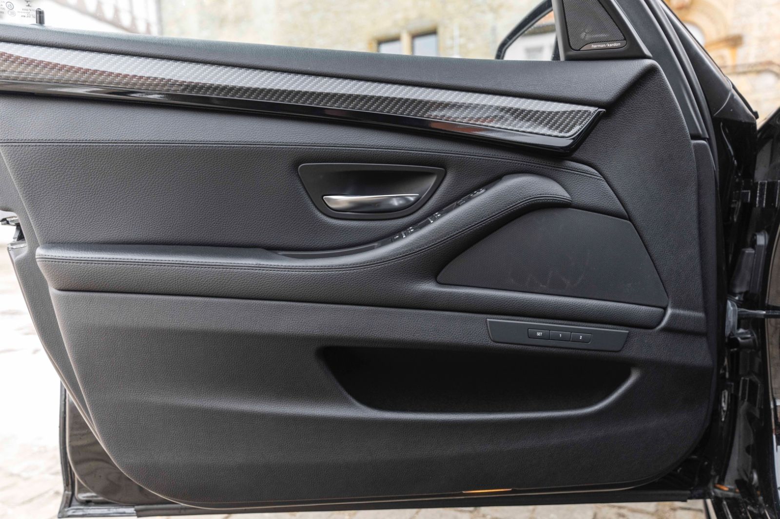 Fahrzeugabbildung BMW 550I Xdrive M-Performance HUD LED KAM NAV H&K