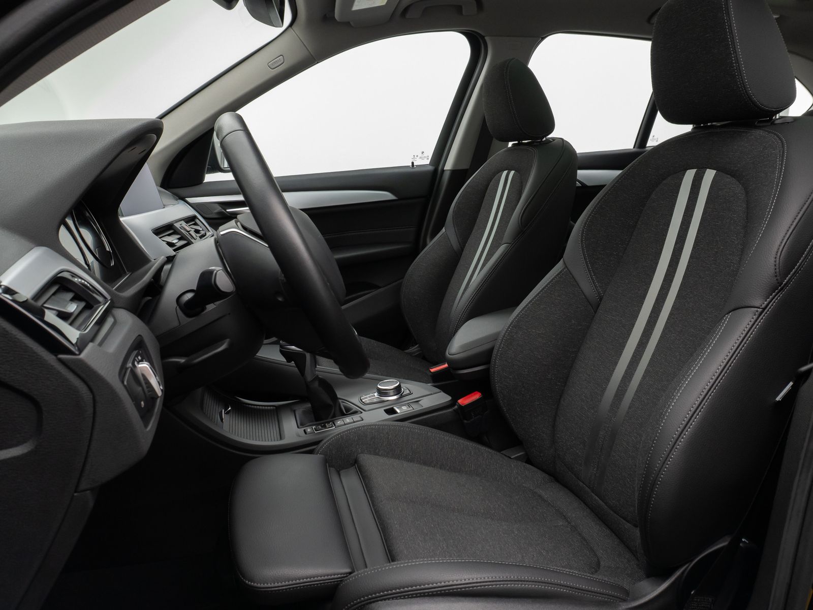 Fahrzeugabbildung BMW X1 xD25e Panorama DAB Navi Parkassistent Sport