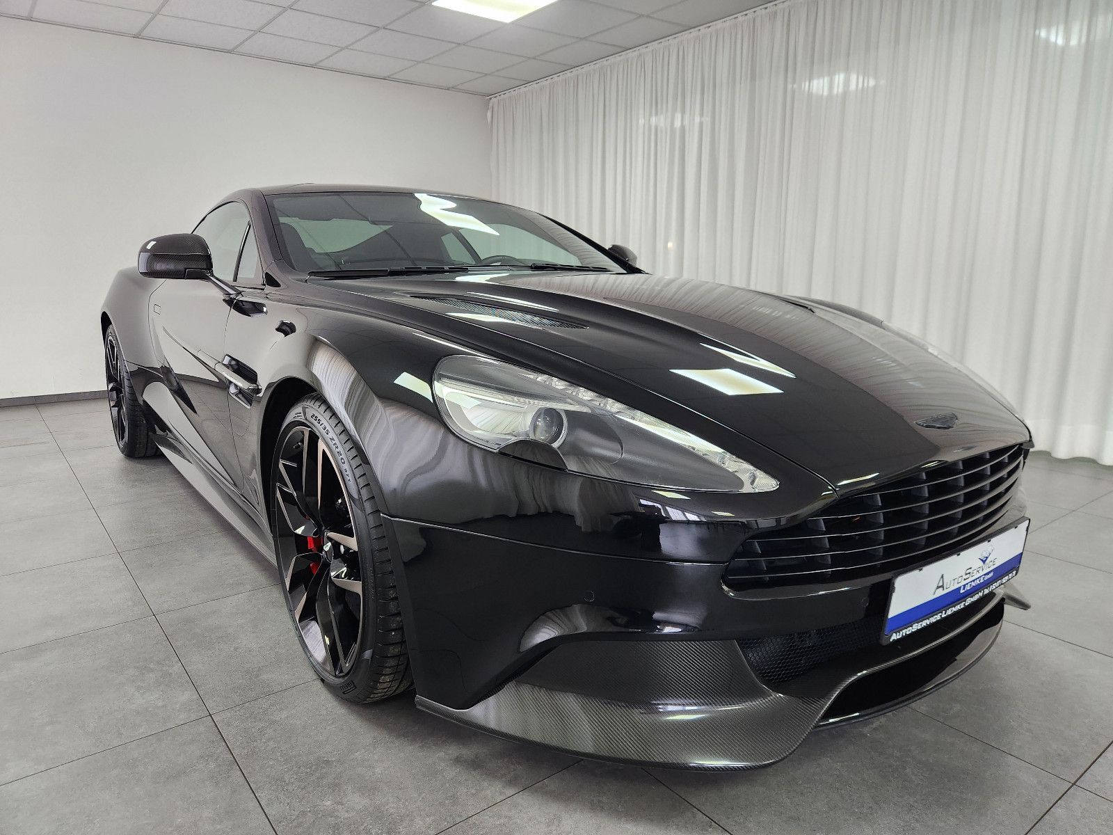 ASTON MARTIN Vanquish