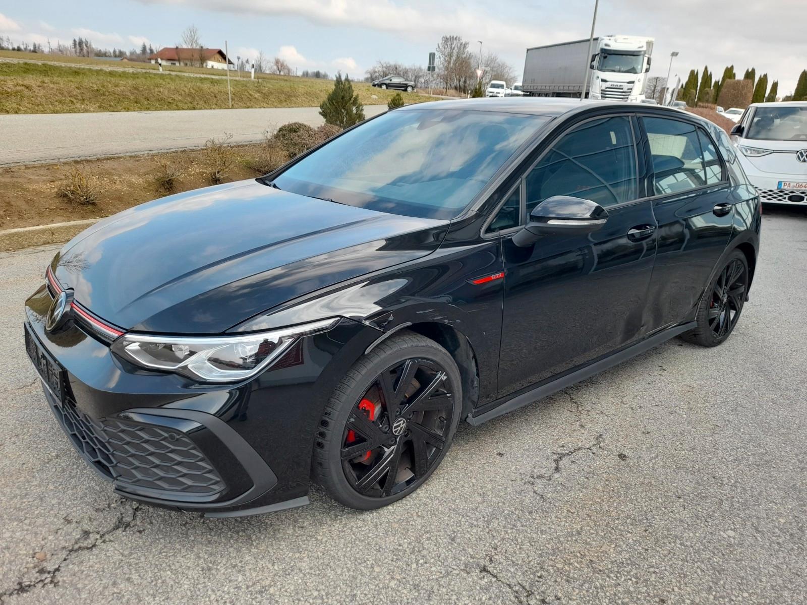 Volkswagen Golf VIII Lim. GTI 2,0 TSI LEDER/LED/SHZG/DIGITA