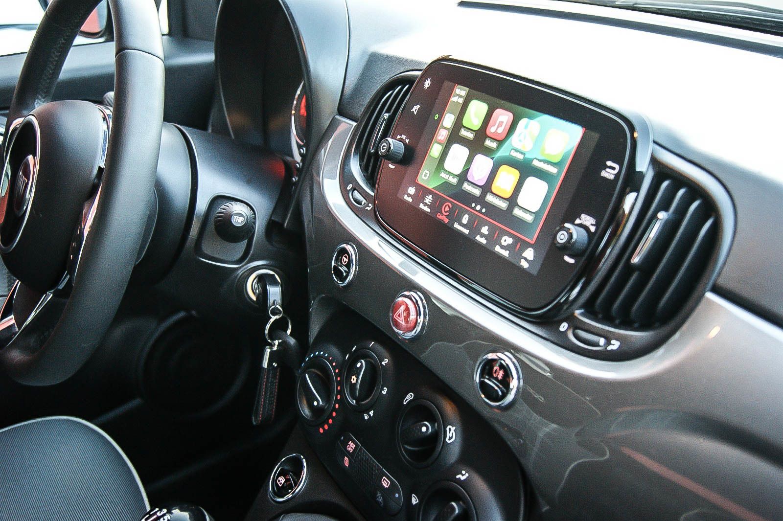 Fahrzeugabbildung Fiat 500 C 1.0 GSE N3 Hybrid Lounge CARPLAY E-VERDECK
