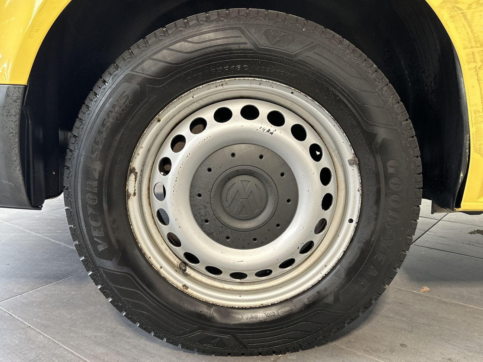 Fahrzeugabbildung Volkswagen T6 Transporter 2.0 TDI Kasten RADIO+SORTIMO+1.HD