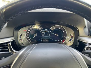 Fahrzeugabbildung BMW 520 d Lim Aut. Navi Leder LED Temp. RFK uvm.