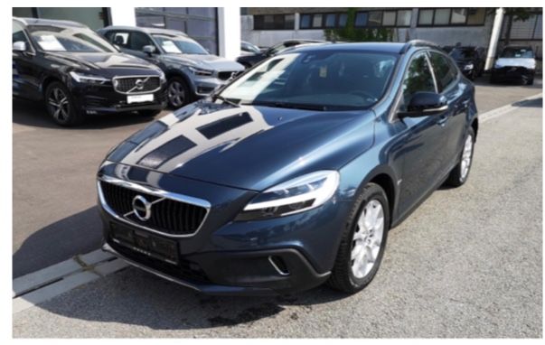 VOLVO V40 CC
