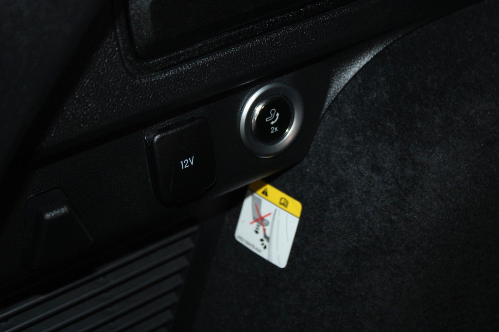 Fahrzeugabbildung Ford Kuga PHEV Titanium X AHK LED HUD 2xCam WinterP.