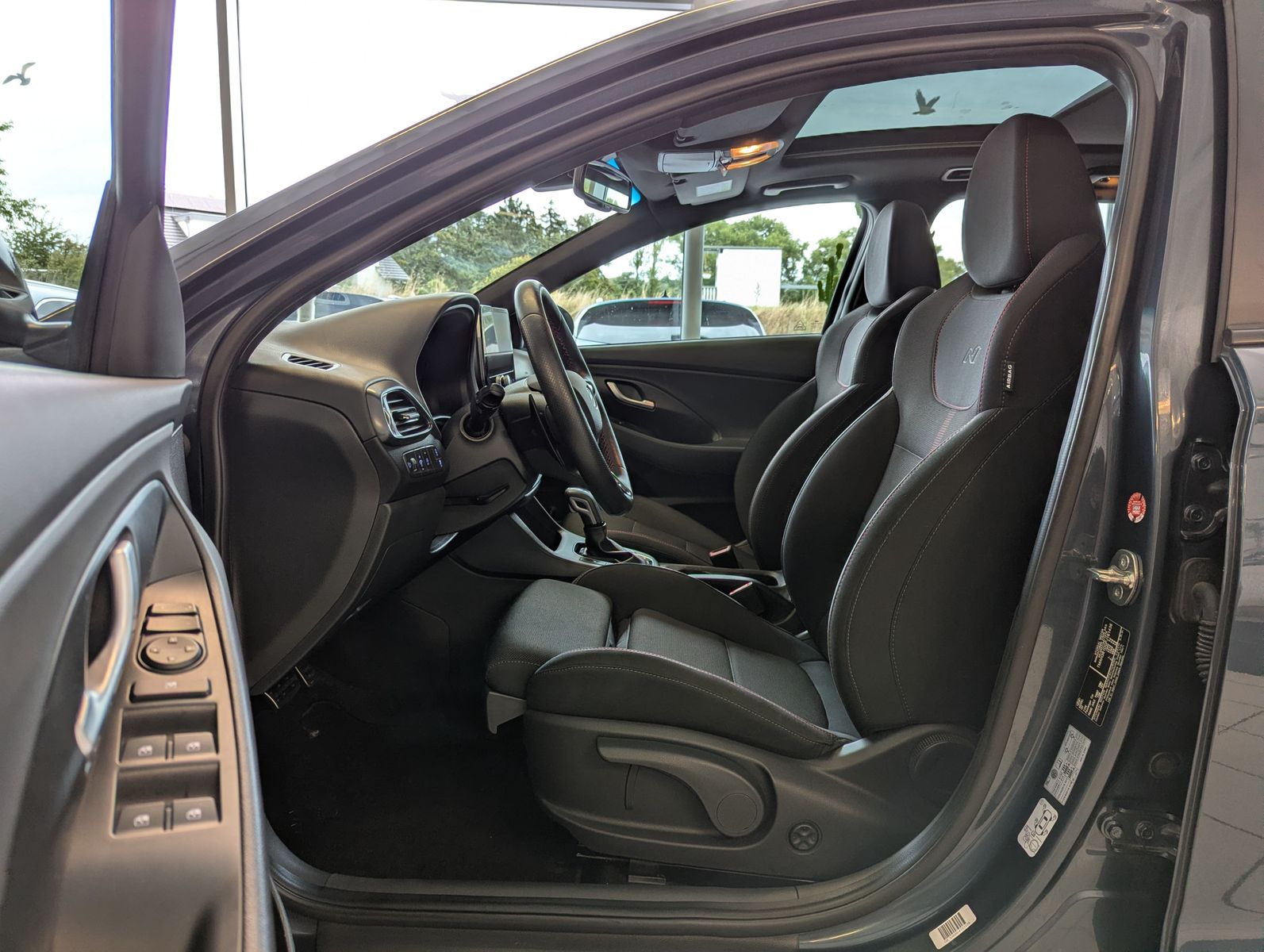 Fahrzeugabbildung Hyundai i30 1.5 T-GDI DCT N-Line LED Cam Pano Keyless 18