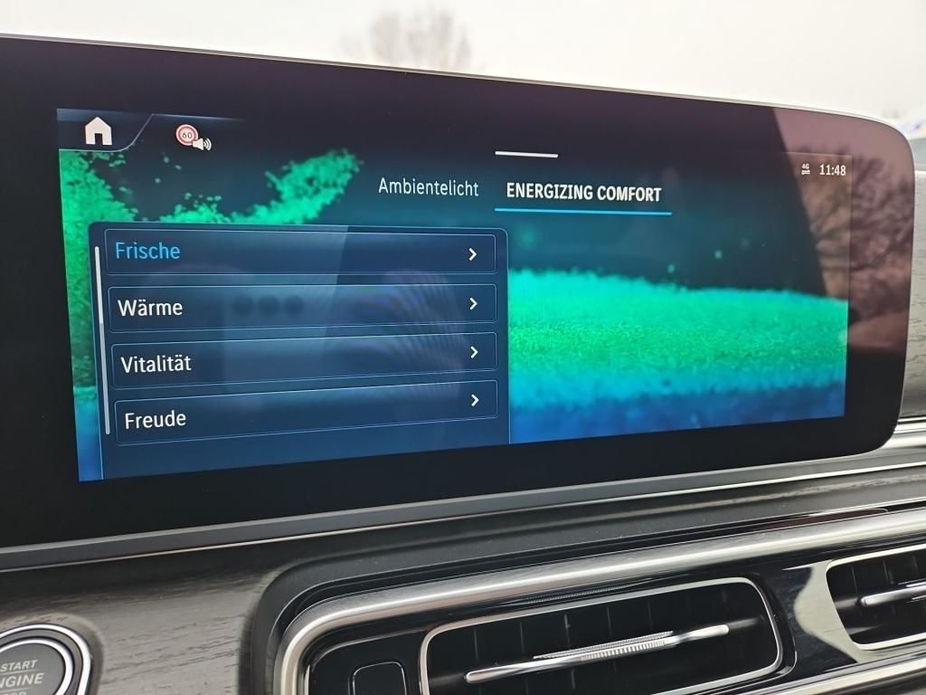 Fahrzeugabbildung Mercedes-Benz V 300 AVG extralang 4x4 7 Sitze 2,5tAHK AMGFront