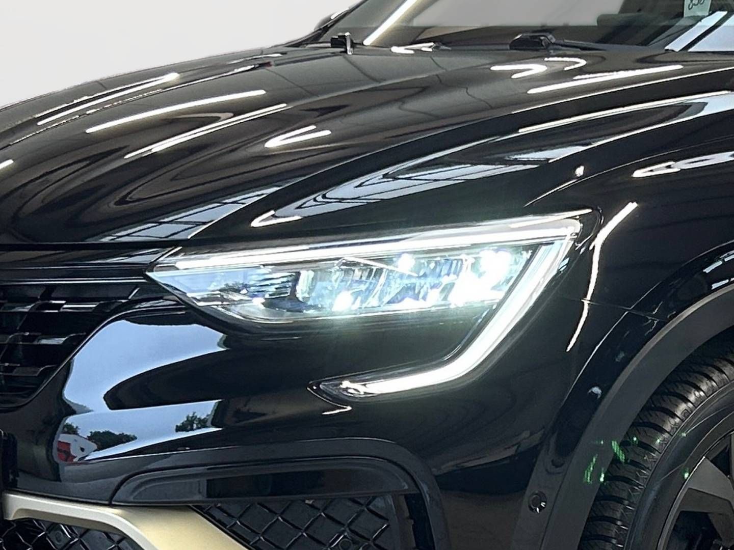 Fahrzeugabbildung Renault ARKANA E-TECH engineered hybrid 145