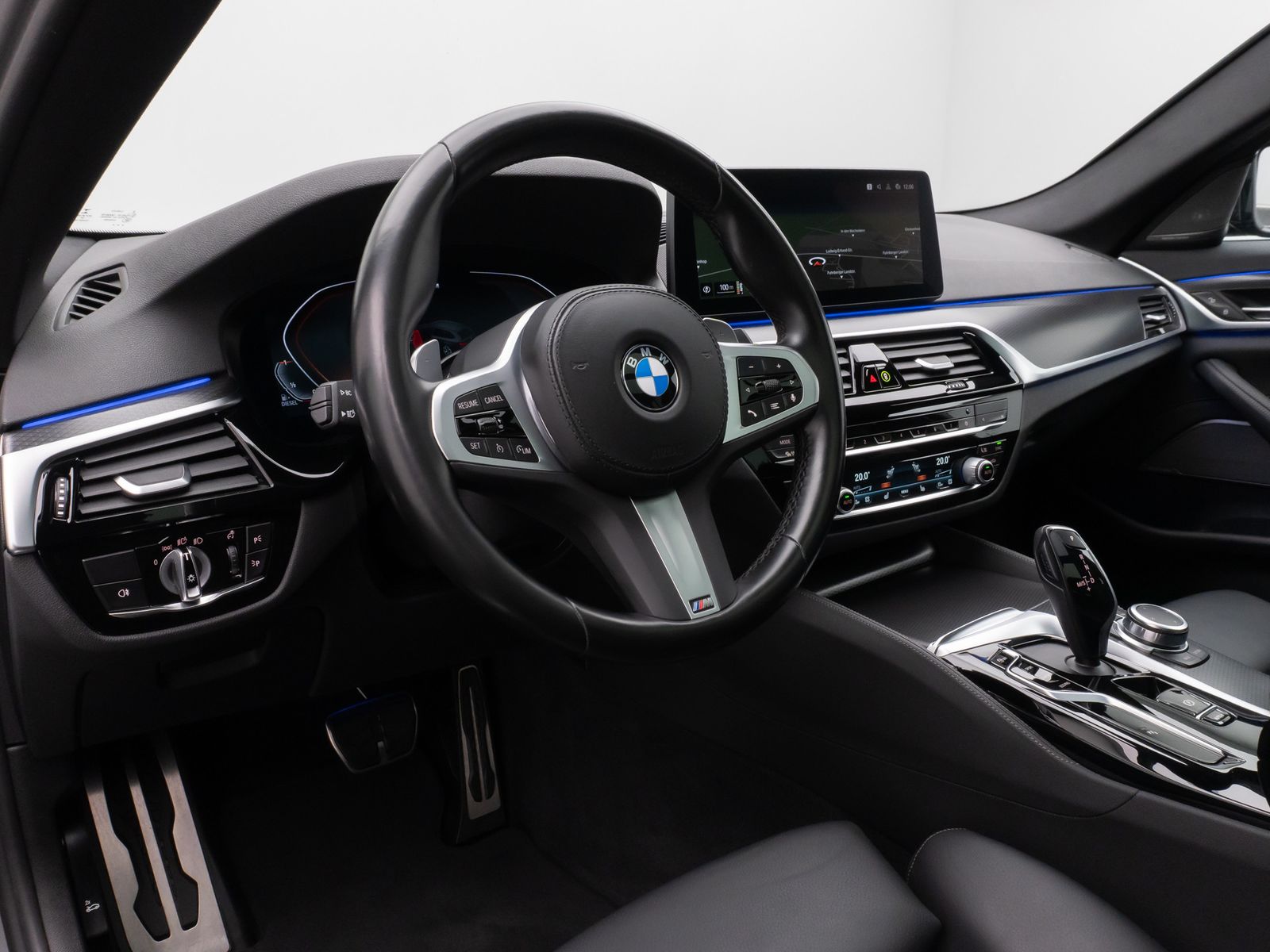 Fahrzeugabbildung BMW 530d xD M Sport Panoram Kamera Laser HUD DAB H/K