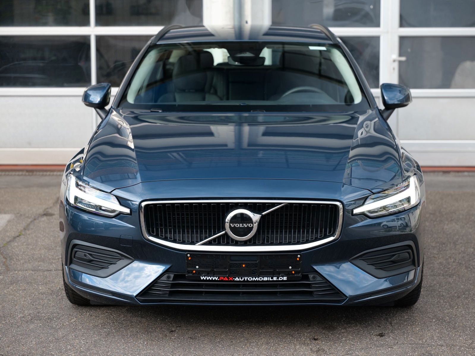 Volvo V60 B4 Core LEDER NAVI ACC 4xSHZ KEYLESS PDC CAM foto 3
