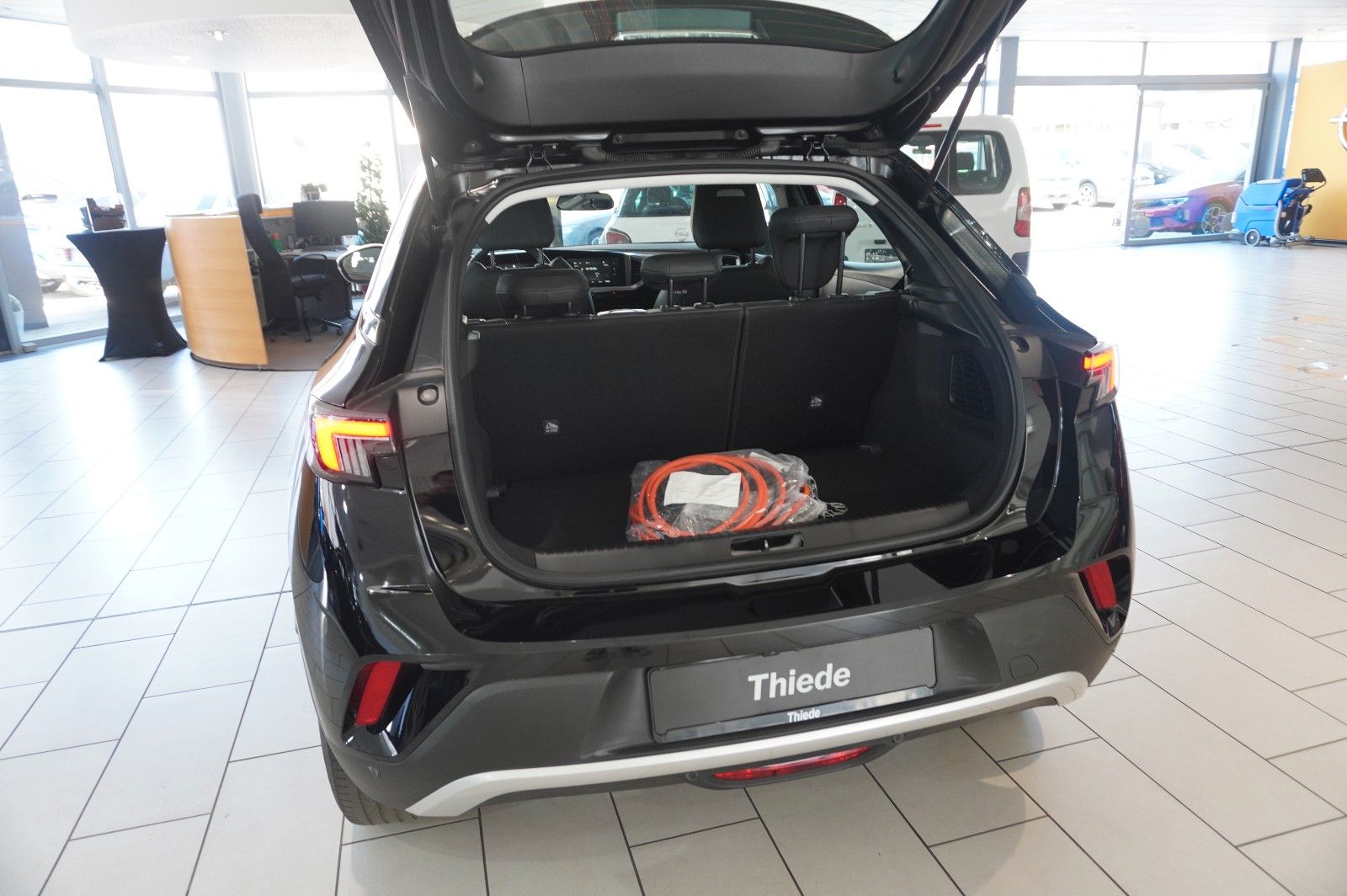 Fahrzeugabbildung Opel Mokka-e ELEGANCE 3-PHASIG NAVI/LED/KAMERA/DAB+