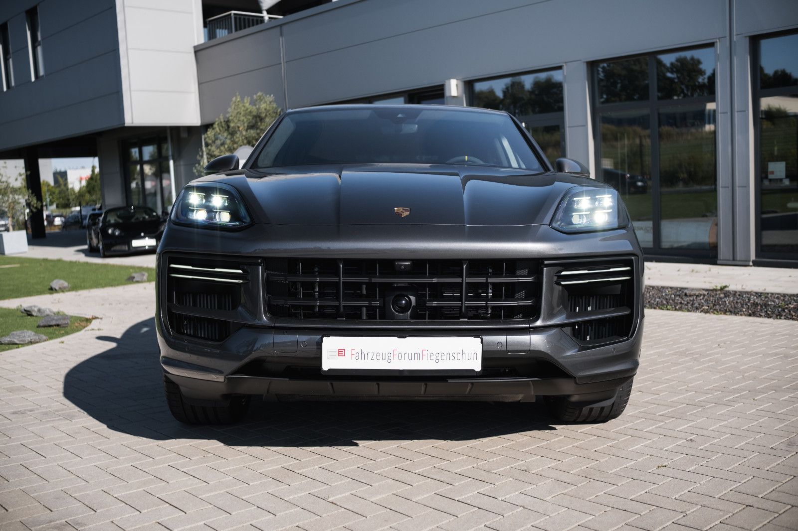 Fahrzeugabbildung Porsche Cayenne Coupe Turbo E-Hybrid-Inno-360-Kam.-PDCC