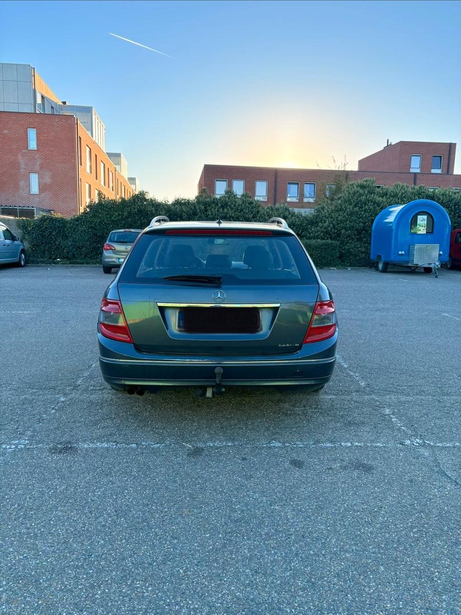 Mercedes-Benz C200 2010 — photo 5