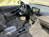 Hyundai i30 1.6CRDi Aut.Navi.Klima.Temp.Kam.SHZ.GARANTIE - Hyundai i30 mit Diesel-Antrieb: Kombi, Automatik, 1.6