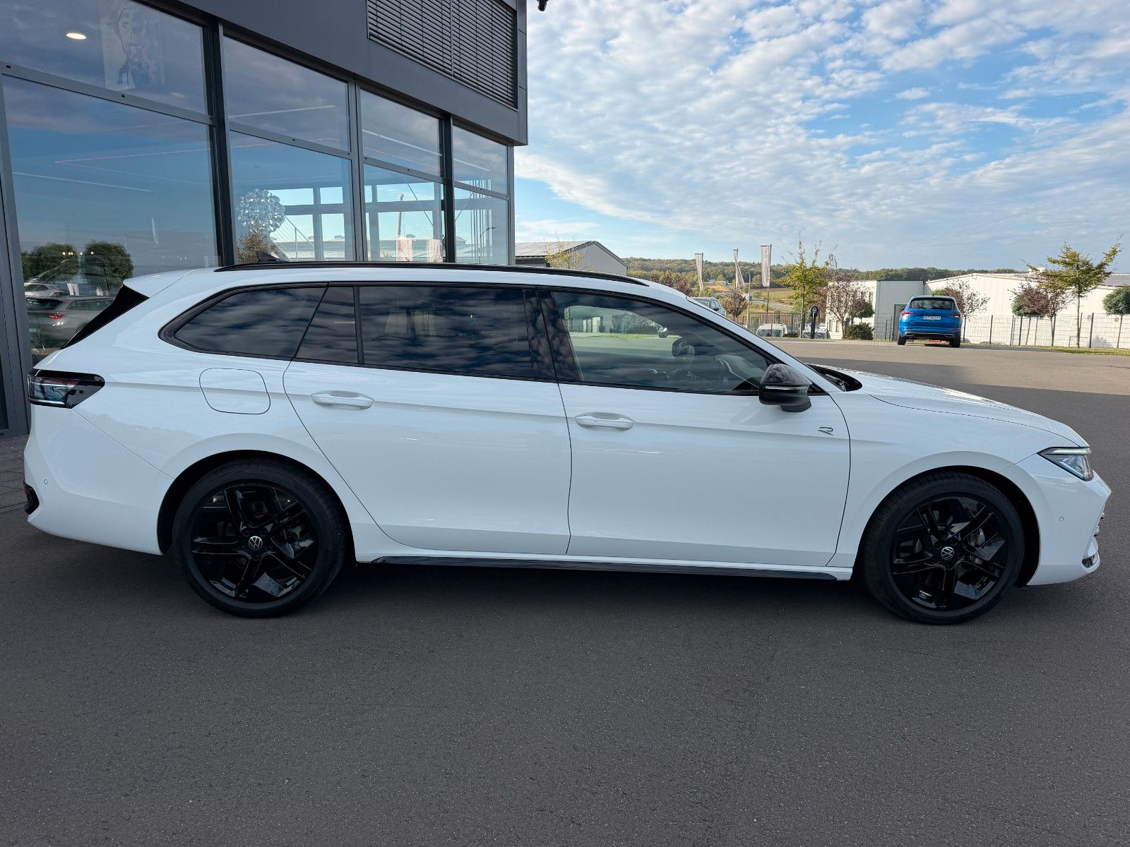 Volkswagen Passat Variant 2.0TDI 4Motion R-Line AHK Standhz foto 5