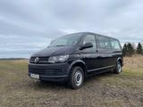 Volkswagen T6 Transporter lang  - schwarze Volkswagen T6 Transporter