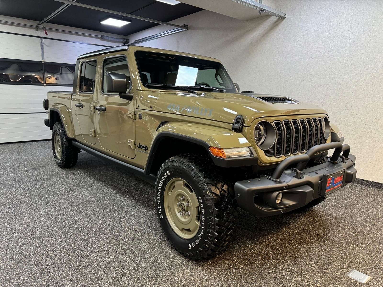 Fahrzeugabbildung Jeep GLADIATOR WILLYS '41 ED. 3.6L-V6 HARDTOP-SOFTTOP