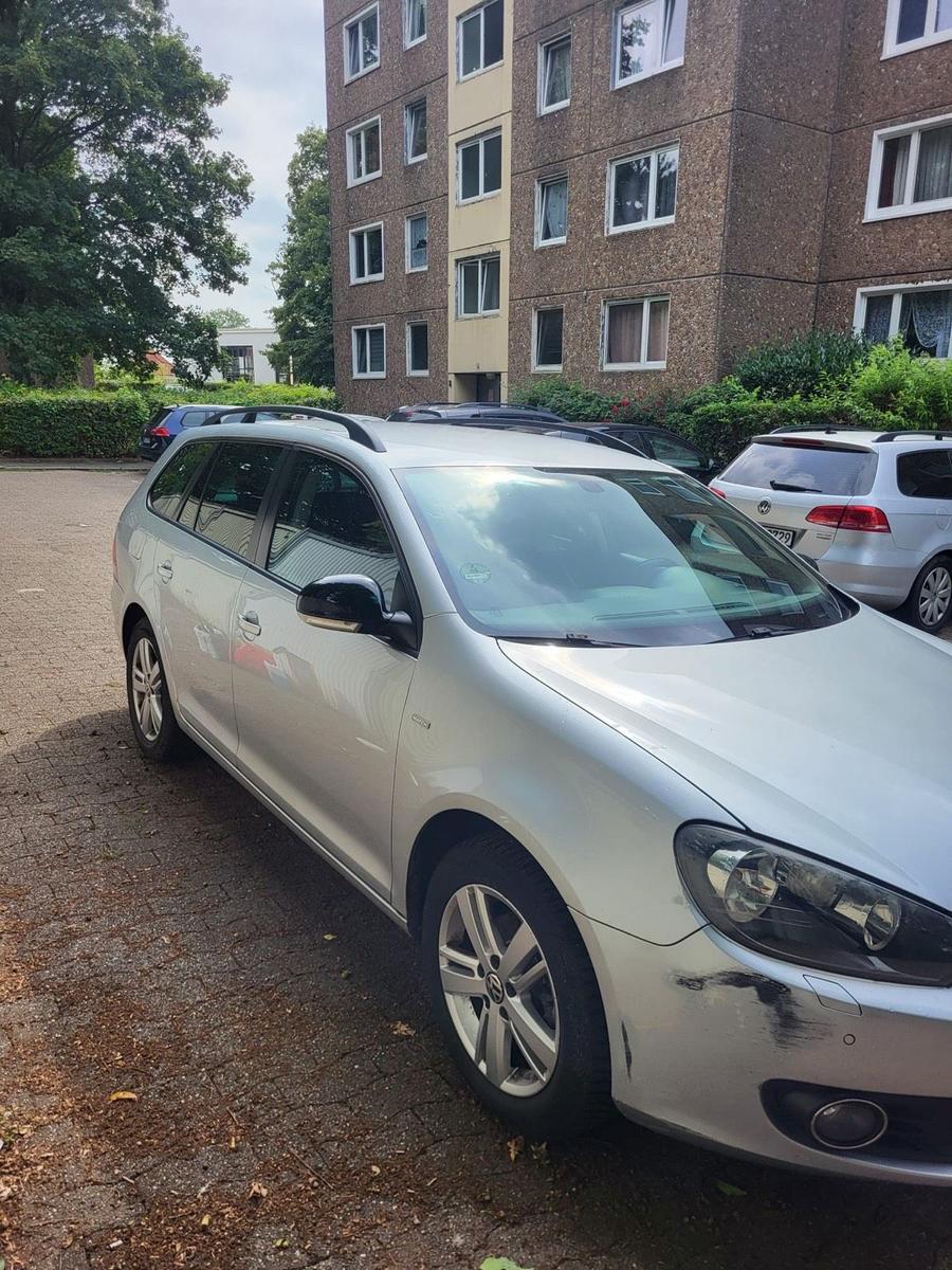 Volkswagen Golf 2012 — engine 105 HP (77kW)