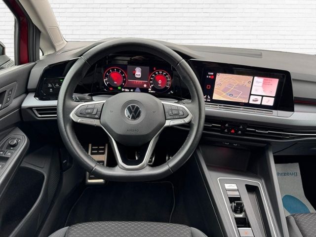 Fahrzeugabbildung Volkswagen Golf VIII ACTIVE 1.5 eTSI DSG - MTRX*HUD*Navi!!!