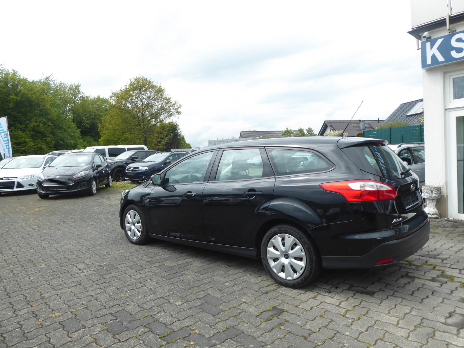 Ford Focus 2011 — photo 10
