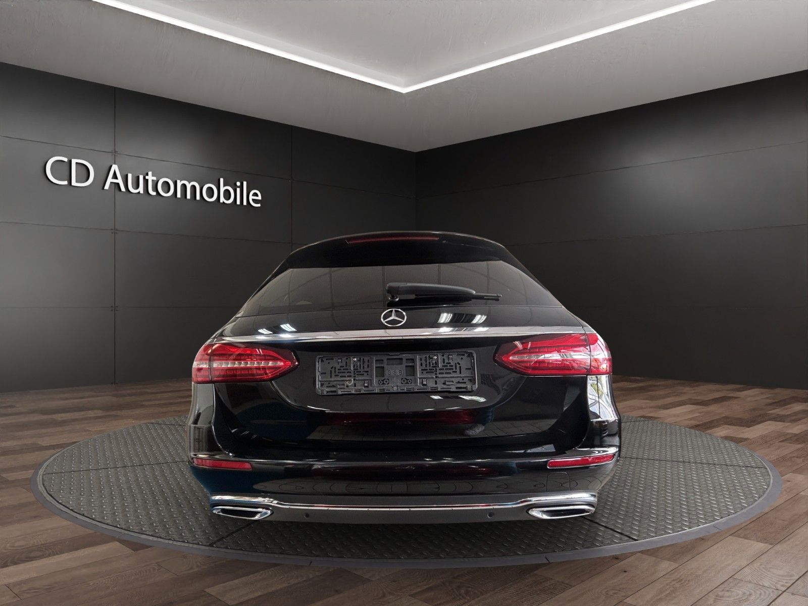 Fahrzeugabbildung Mercedes-Benz E 200 d- T-Modell Automatik/TOP ZUSTAND