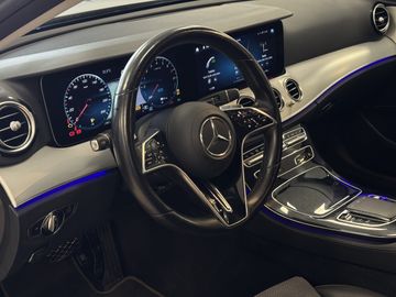 Mercedes E 300 - 12