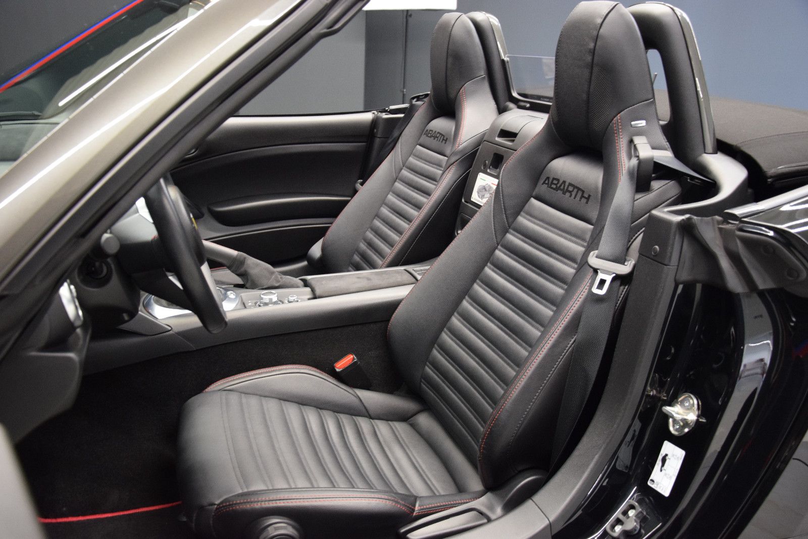 Fahrzeugabbildung Abarth 124 Spider Turismo Leder Bose PDC Radio+