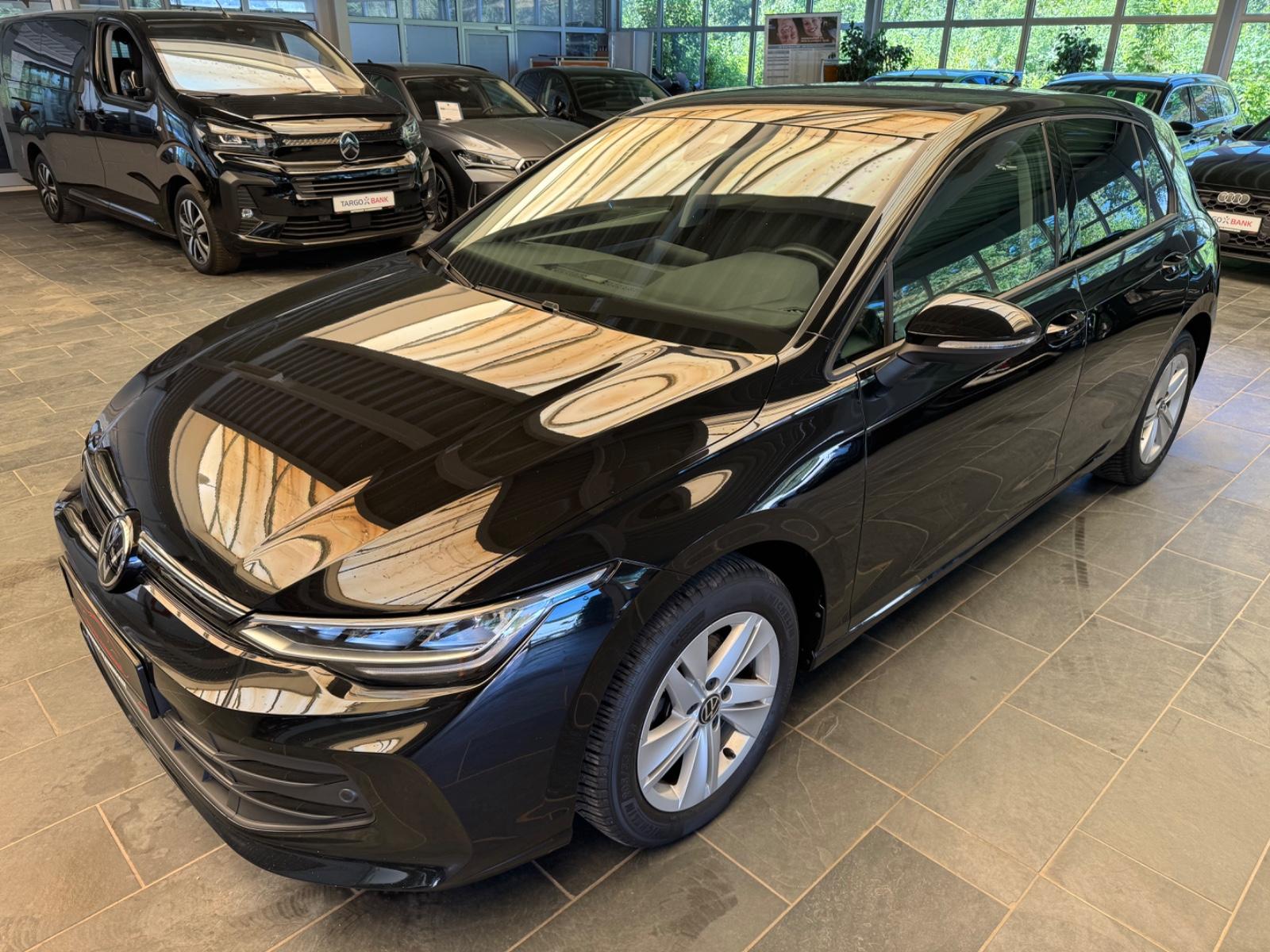 Volkswagen Golf VIII Lim. 1.5 TSI 110 kW Life,ACC PDC ALU