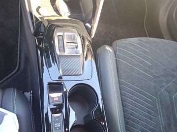 Peugeot 2008 GT 1.2 PureTech 130 Kam.+KeyLess+LED+Navi