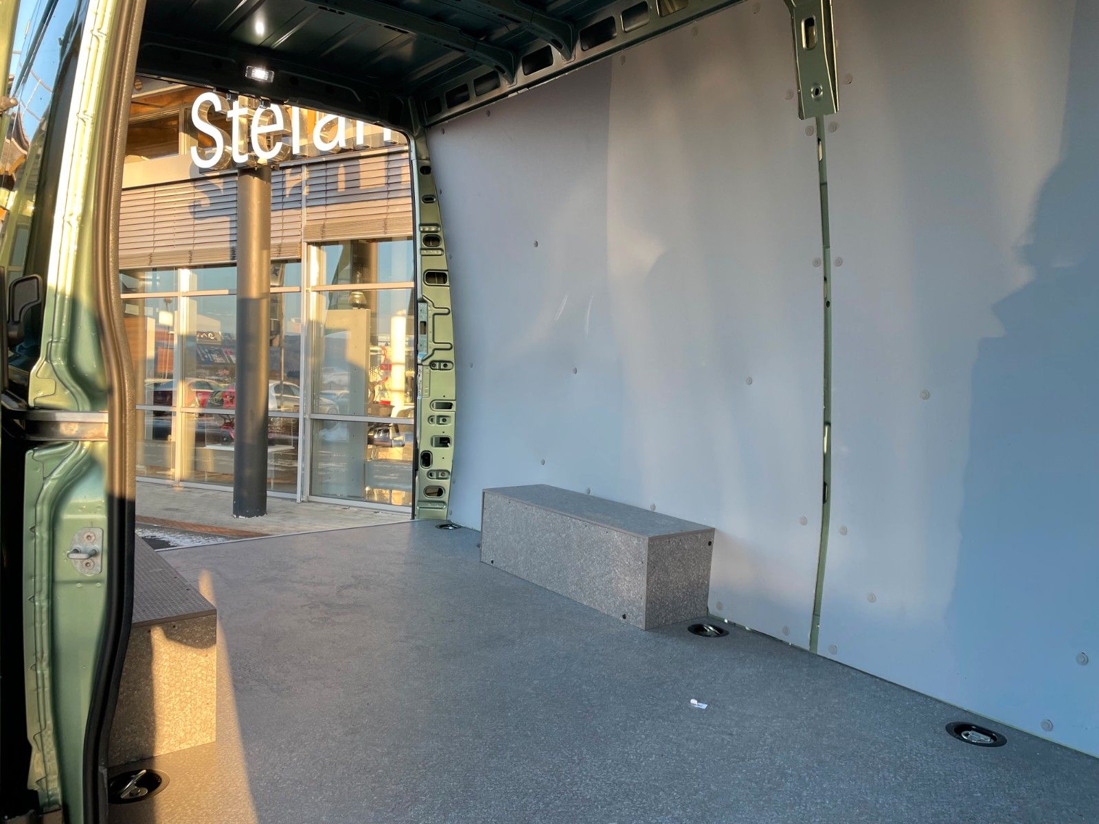 Fahrzeugabbildung Iveco Daily 35S16 HA8V 3.0L *R3.520mm*AHK*Automatik*