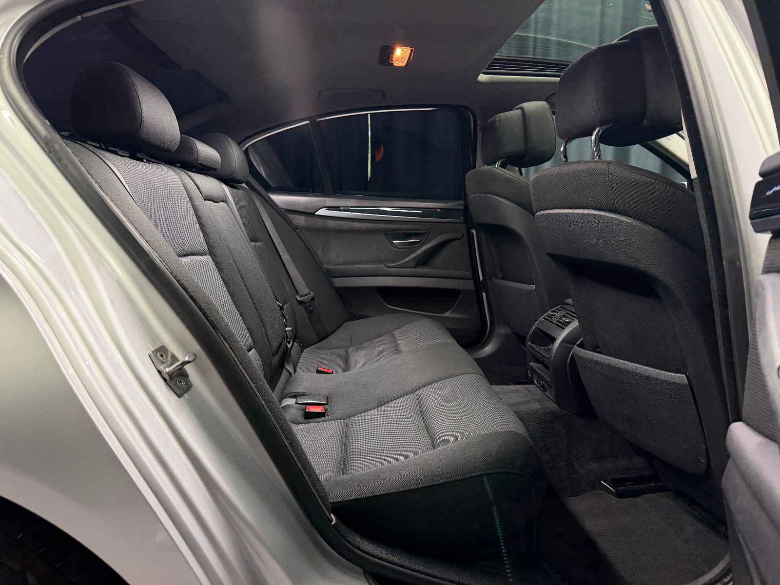 Fahrzeugabbildung BMW 530d Limousine |AUTOMATIK|PANO|NAVI|PDC