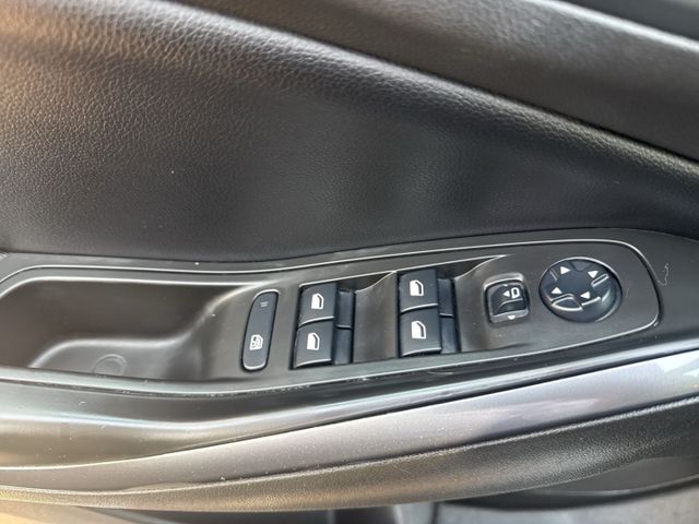 Grandland INNOVATION 1.2 Turbo NAVI BI-LED AGR-S