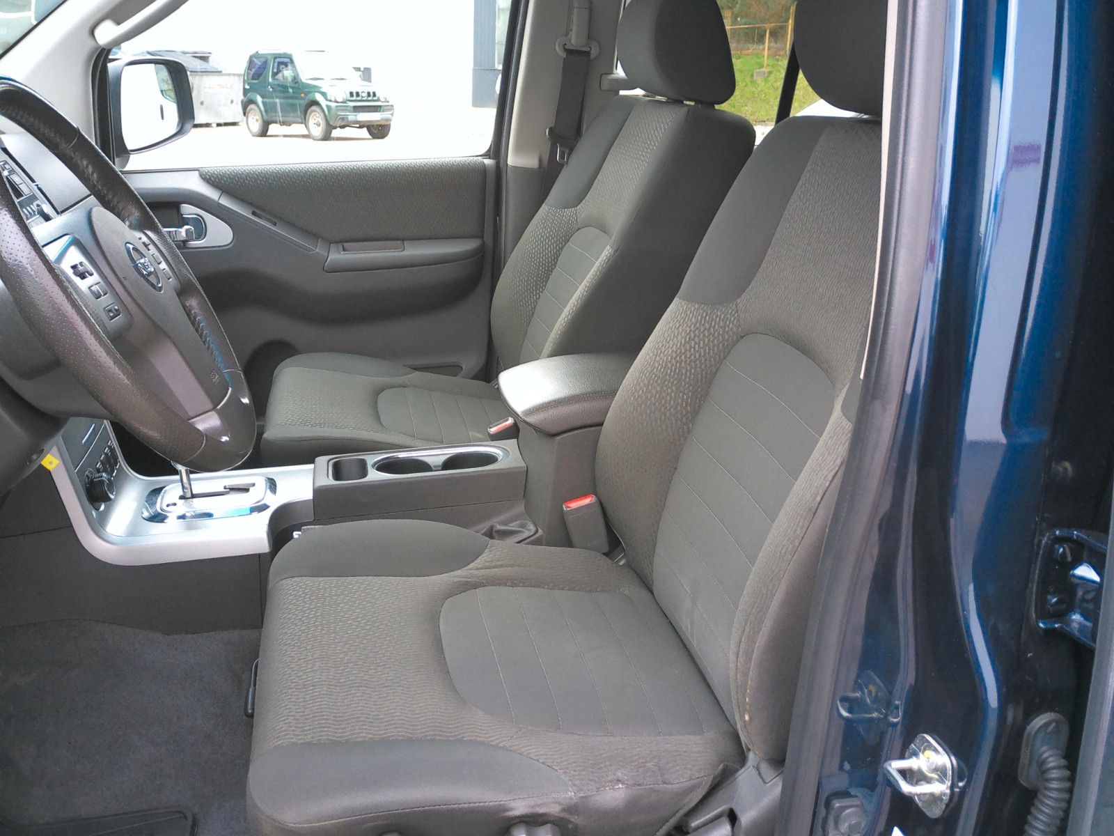 Fahrzeugabbildung Nissan Navara Pickup Double Cab LE 4X4 Hardtop
