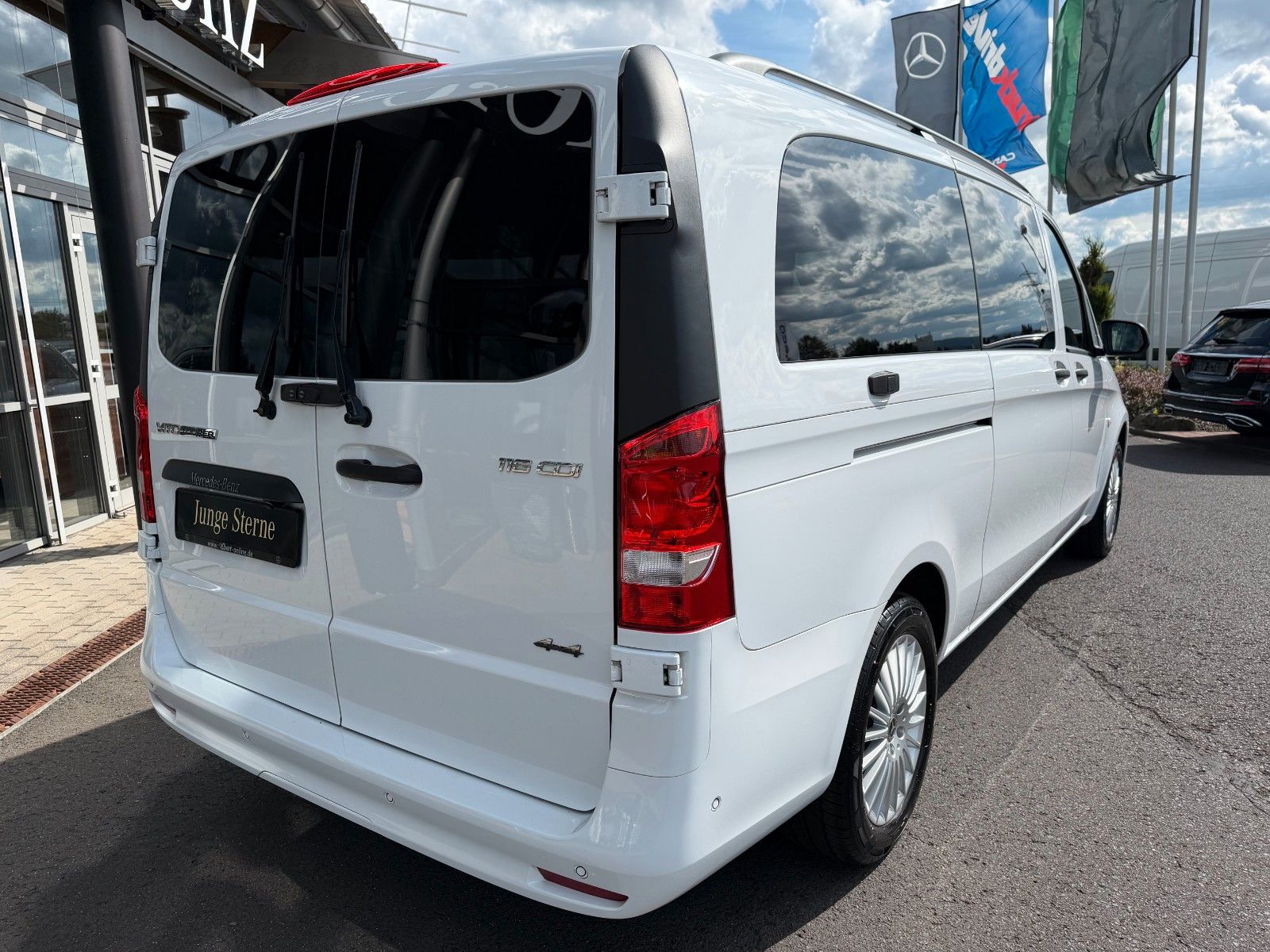 Fahrzeugabbildung Mercedes-Benz Vito 116 CDI Tourer 4x4 Extral AHK2,5to Stdheiz