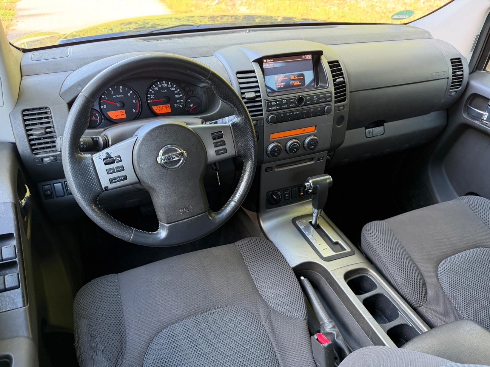 Nissan Navara D40 Double Cab 2.5 dCi 171 ch • BVA • 4x4 • Toit Ouvrant • Sièges chauffants