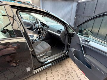 Volkswagen Golf - 8