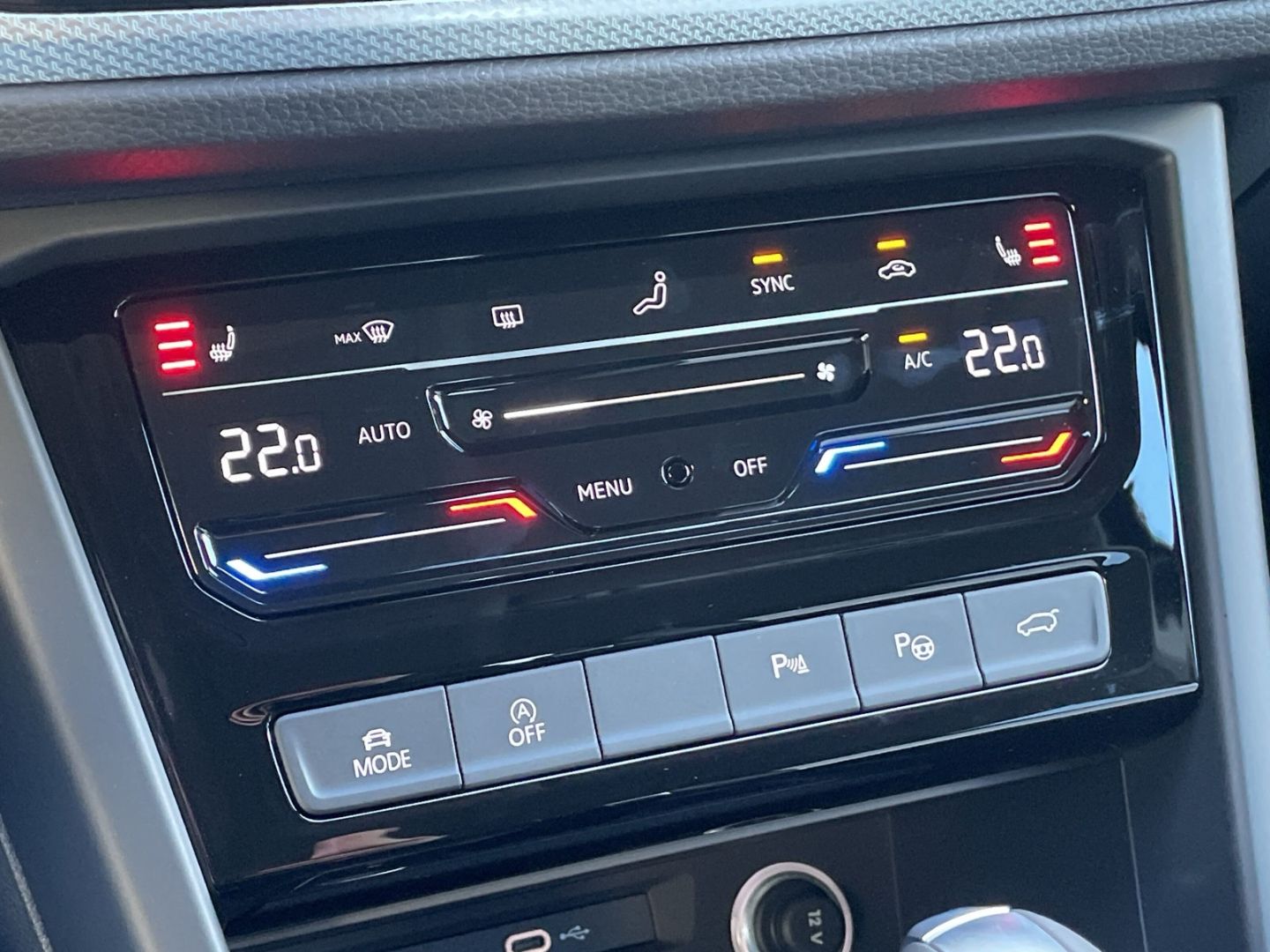 Touran ENERGY 1.5TSI DSG AHK/Kamera/ACC/Navi/LED