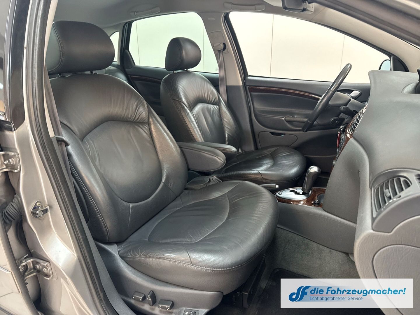Fahrzeugabbildung Citroën C5 3.0 V6 Automatik Exclusive Navi Leder