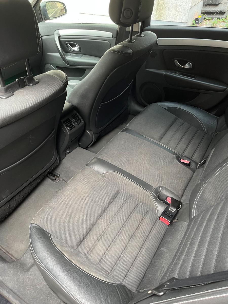 Renault Laguna 2009 — photo 11