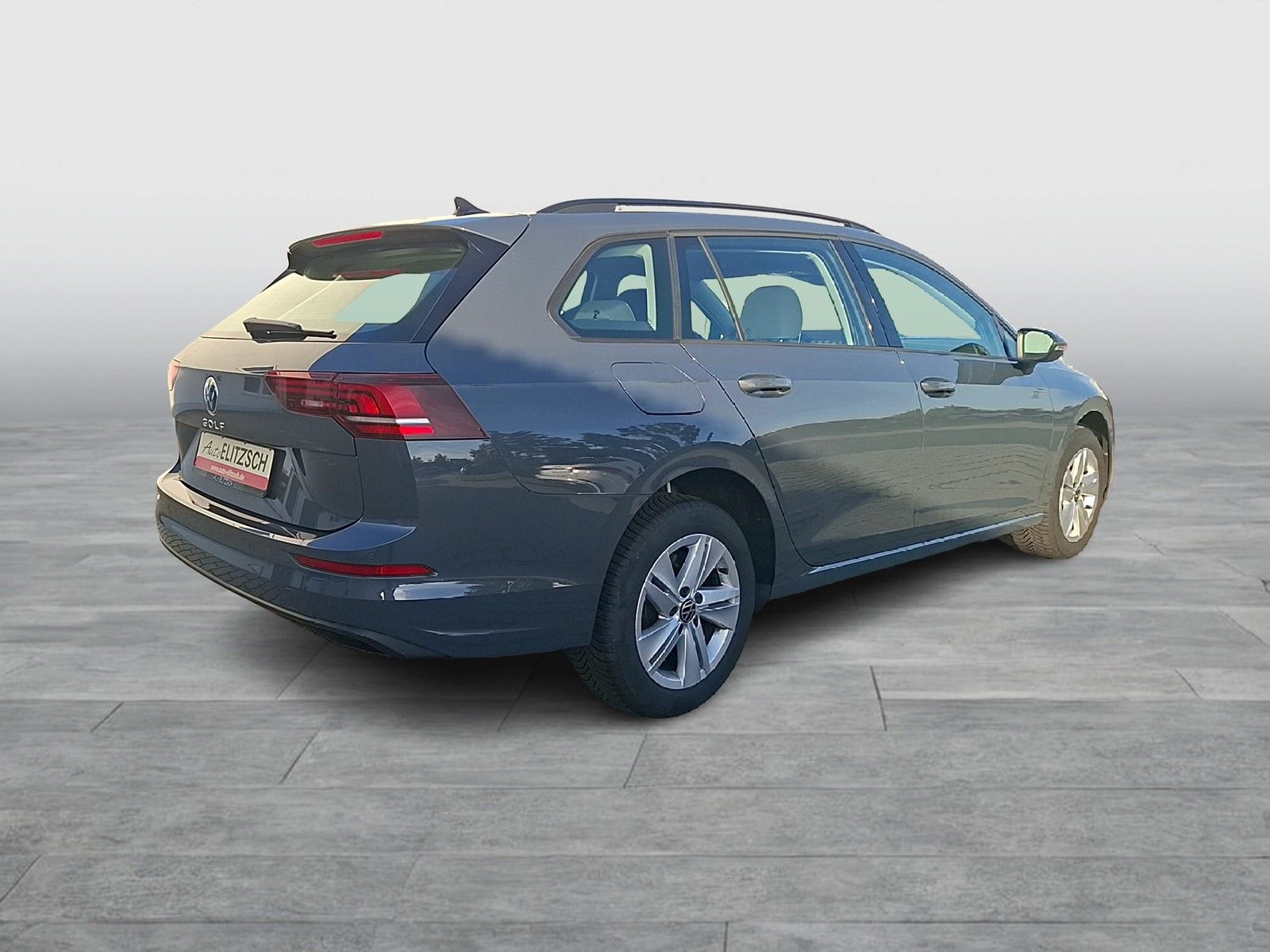 Fahrzeugabbildung Volkswagen Golf VIII Variant TSI Life LEDplus Navi AID ACC