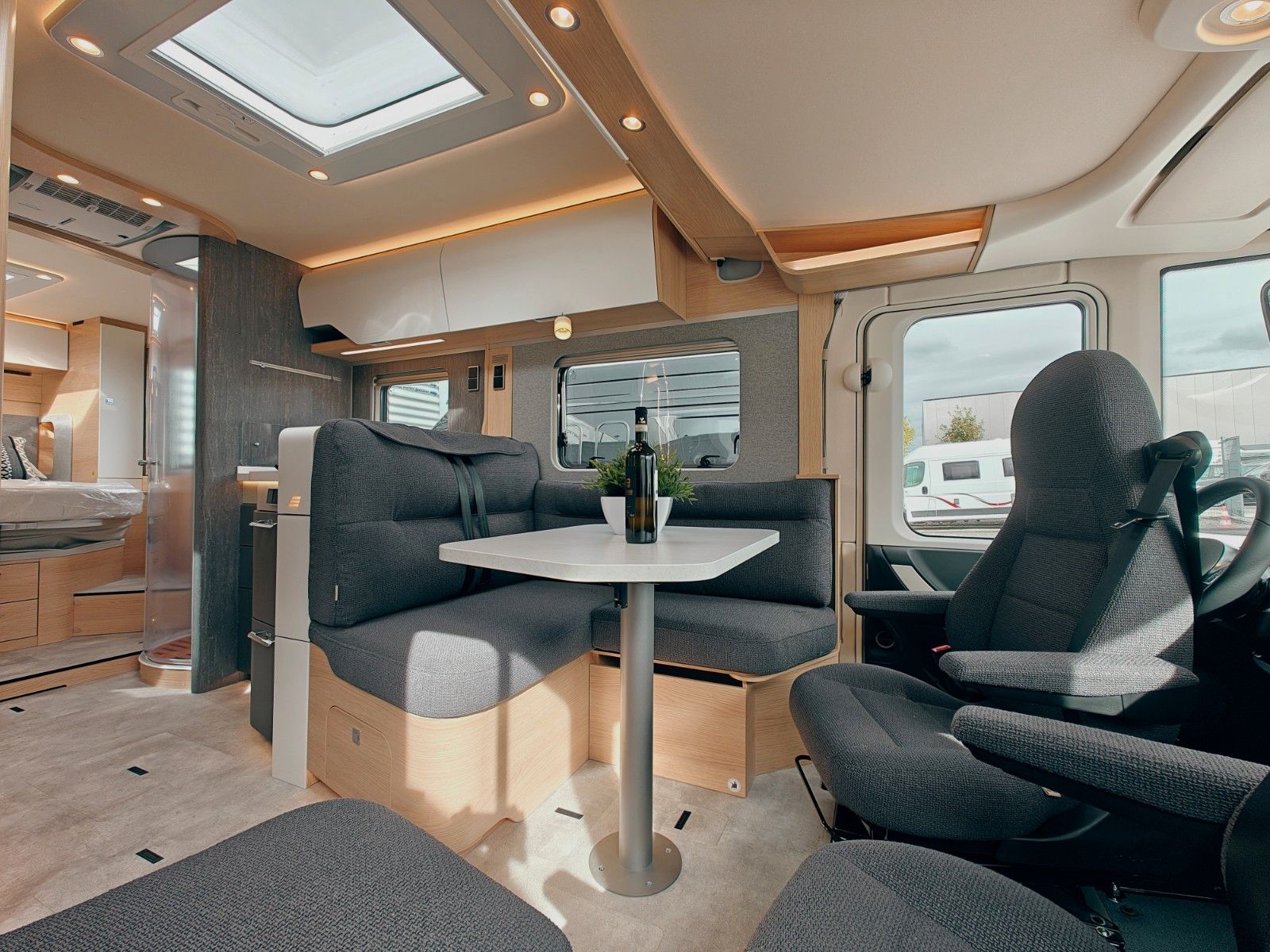 Fahrzeugabbildung HYMER / ERIBA / HYMERCAR B-KLASSE ML I 790 BLACKLINE