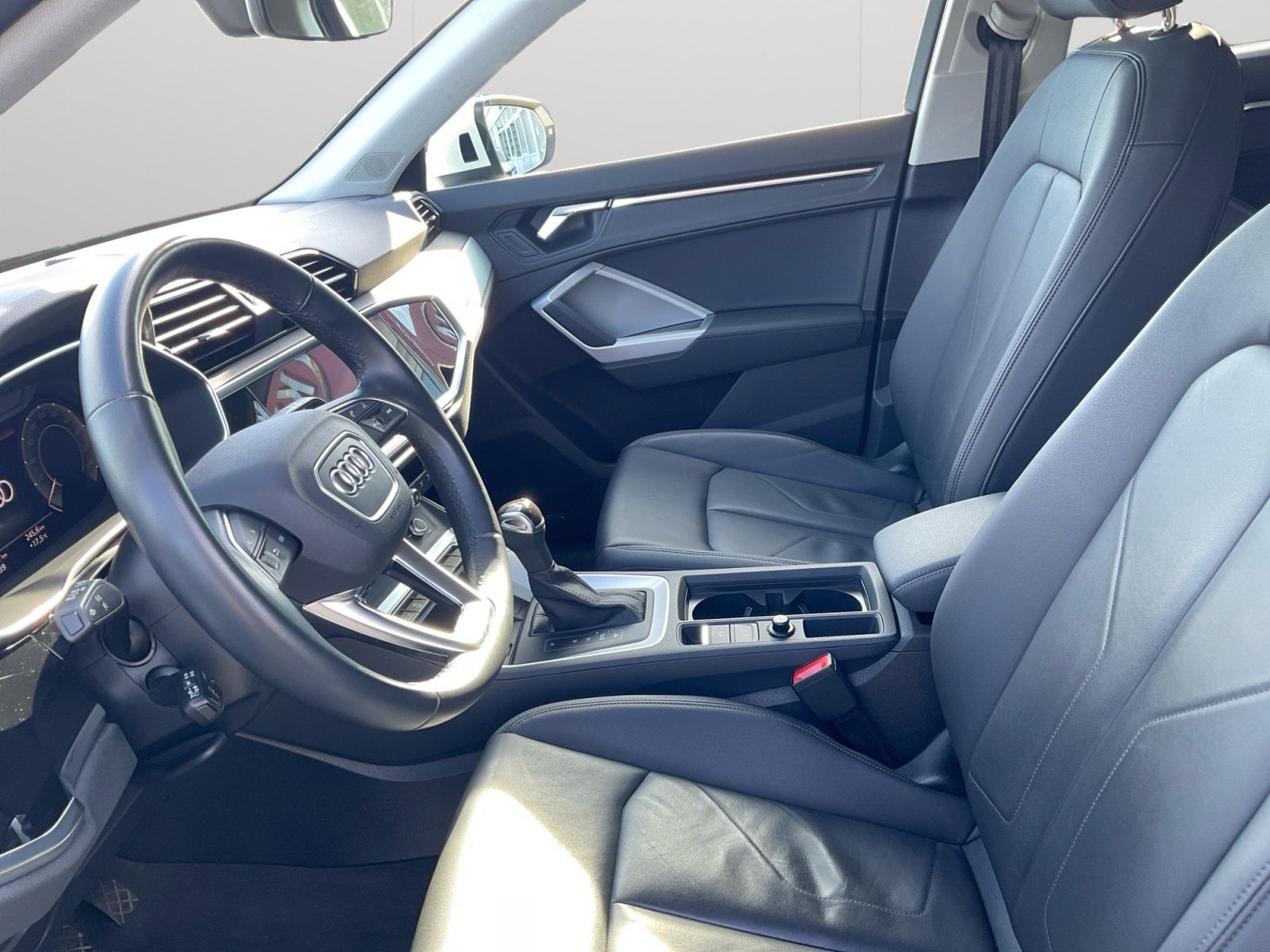 Audi Q3 Sportback 45 TFSI e S-tronic Rückkam Multilen foto 10