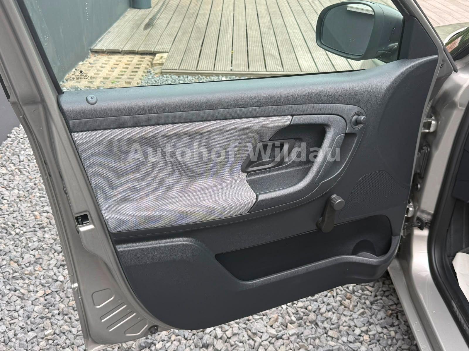 Skoda Fabia 2009 — photo 24