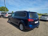Volkswagen Sharan Comfortline 7Sitzer DSG AHK Navi - Volkswagen Sharan mit Benzin-Antrieb: Kleinbus, Automatik