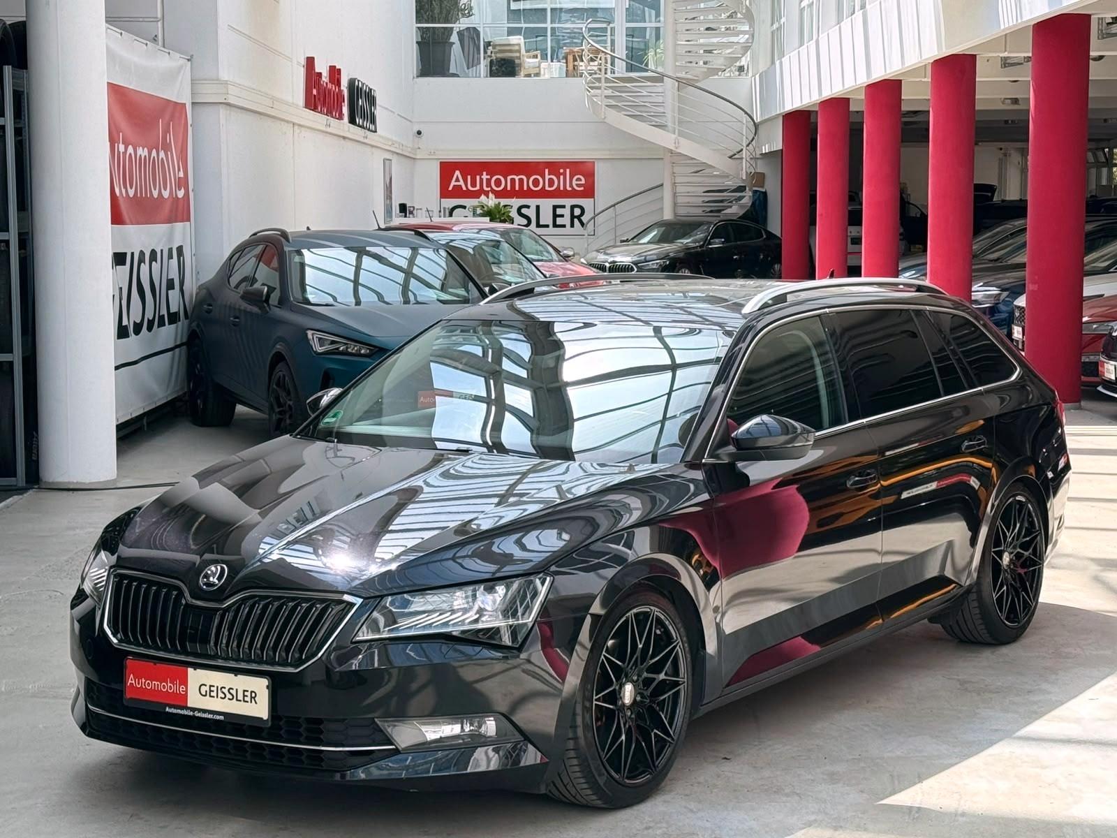 Skoda Superb Combi Style AHK+Panorama+Luft FW+Memory