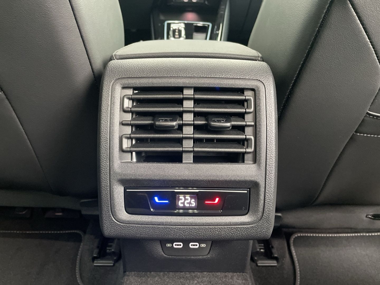 Golf VIII R-Line 2.0 TDI DSG Black Style Kamera