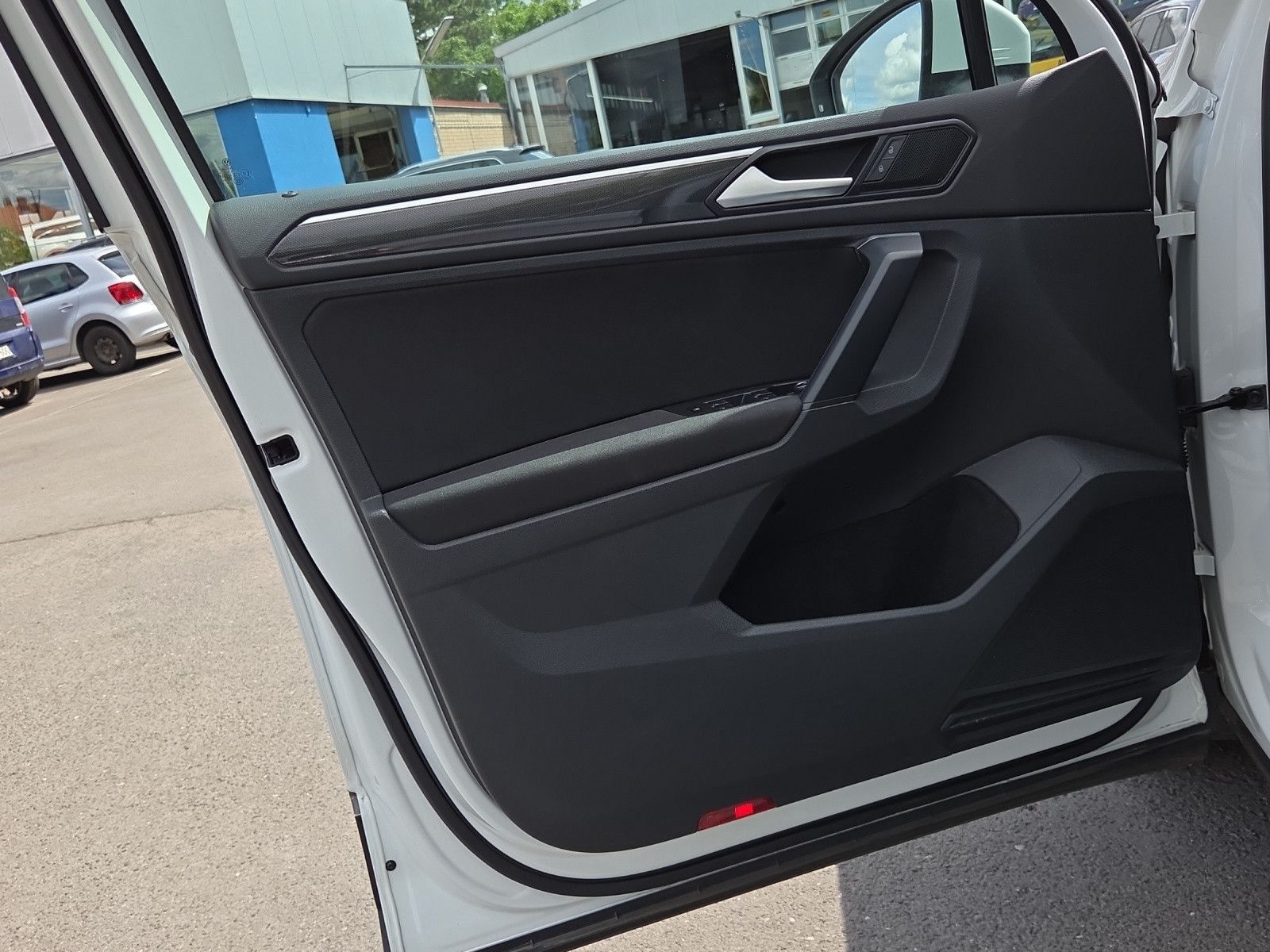 Tiguan LIFE 2.0 TDI SCR DSG RFK AHK