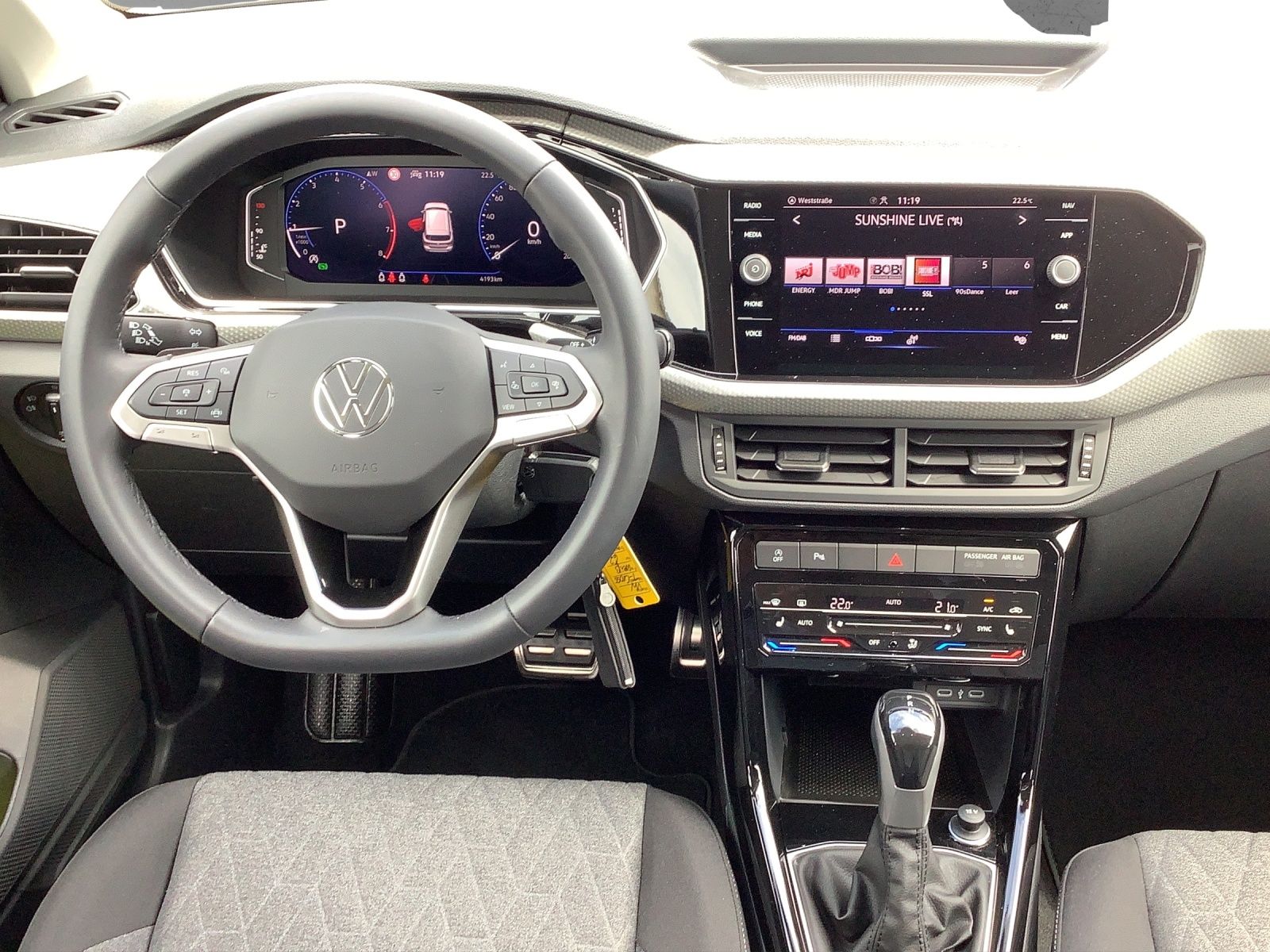 Fahrzeugabbildung Volkswagen T-Cross DSG AHK Kamera ACC Navi LED