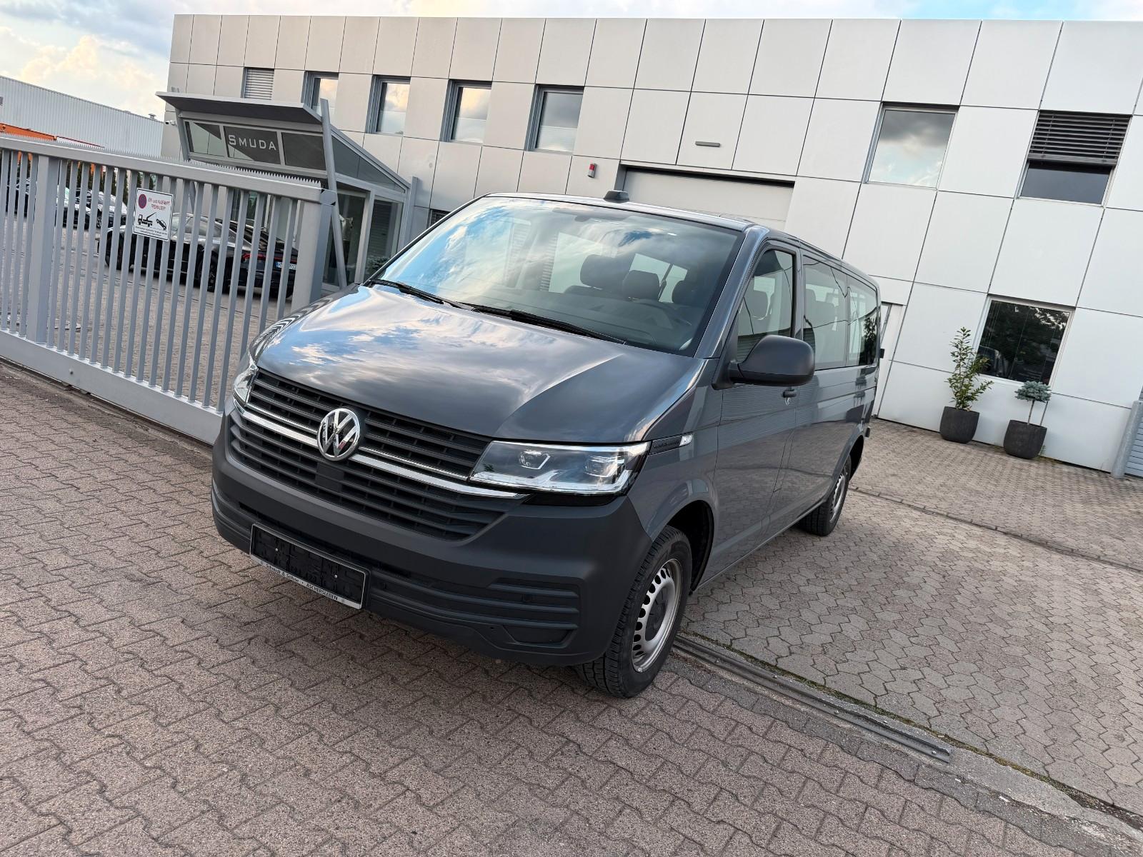 Volkswagen T6 .1 lang 8 SITZE*TEMPO*NAVI*APP*SHZ*PDC*AHK