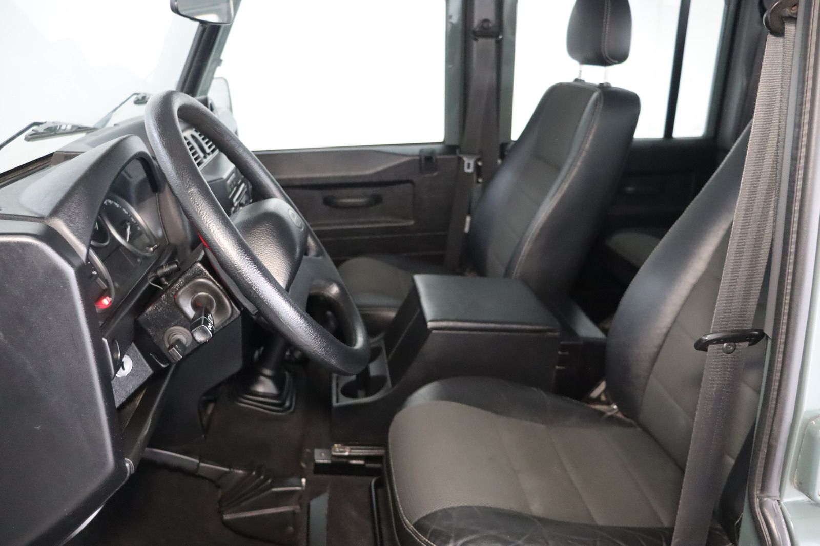 Fahrzeugabbildung Land Rover Defender 110 Station Wagon SE * AHK * Sitzhzg.
